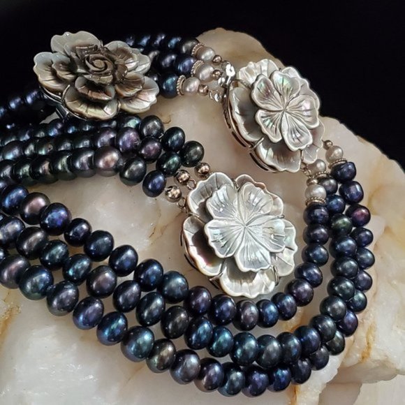 GG Unique Jewelry Jewelry - Necklace/Bracelet/Ring SET Black Tahitian Pearls